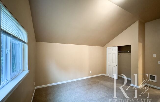 2 beds, 1 bath, $1,700, Unit Unit A