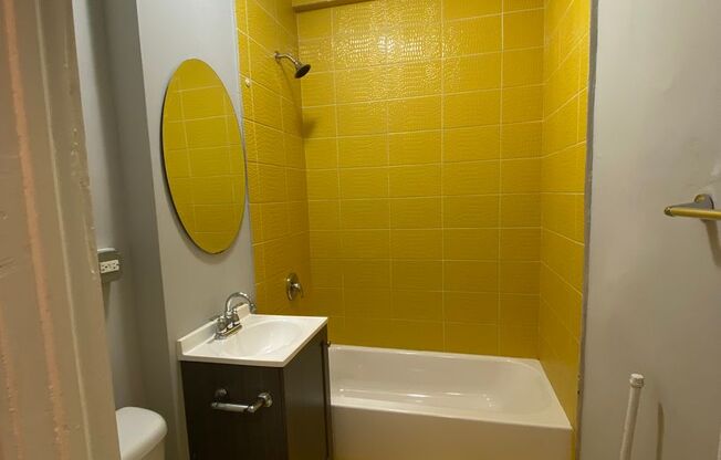 Studio, 1 bath, 450 sqft, $1,425, Unit 331