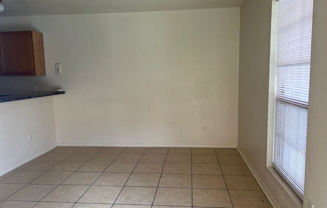 1102 Leslie Circle