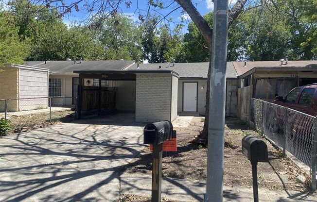 3/1 Townhouse with covered parking