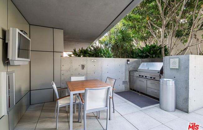 Studio, 1 bath, 750 sqft, $2,495, Unit 713