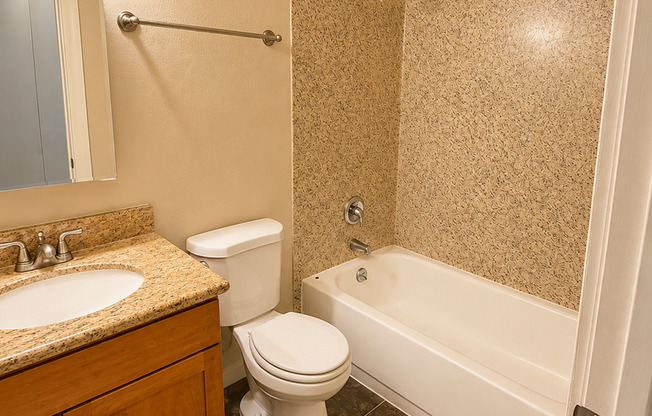 1 bed, 1 bath, 540 sqft, $1,440, Unit 32