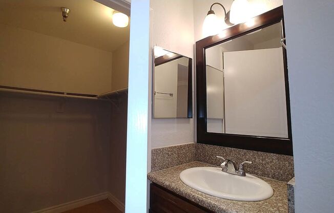 2 beds, 2 baths, 910 sqft, $2,950, Unit 215