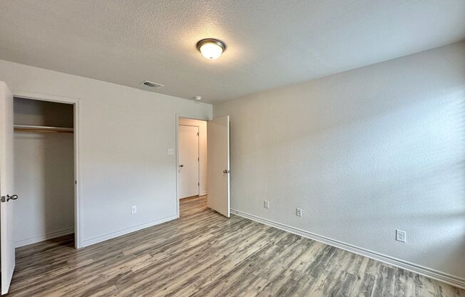 3 beds, 2 baths, 1,334 sqft, $1,395, Unit 1817 B Clovis