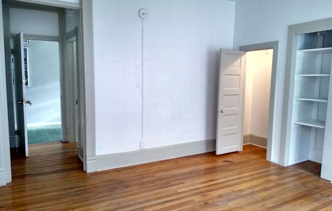 Studio, 1 bath, 550 sqft, $1,195