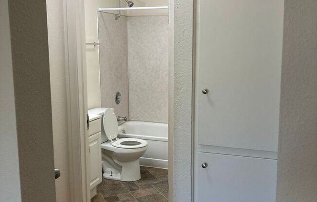 2 beds, 1 bath, $1,685, Unit Apt 11