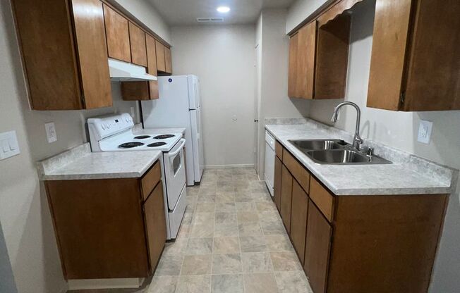 2 beds, 1 bath, 986 sqft, $1,635, Unit 97