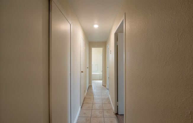 2 beds, 1 bath, 840 sqft, $1,040, Unit 106