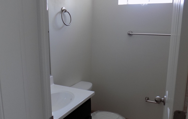 Studio, 1 bath, 1,200 sqft, $1,200, Unit 1012-3B