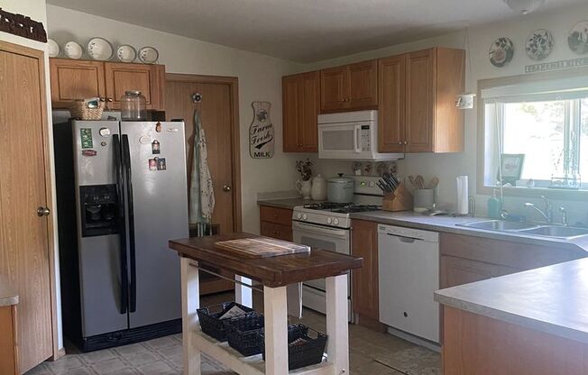 3 beds, 2 baths, $1,995