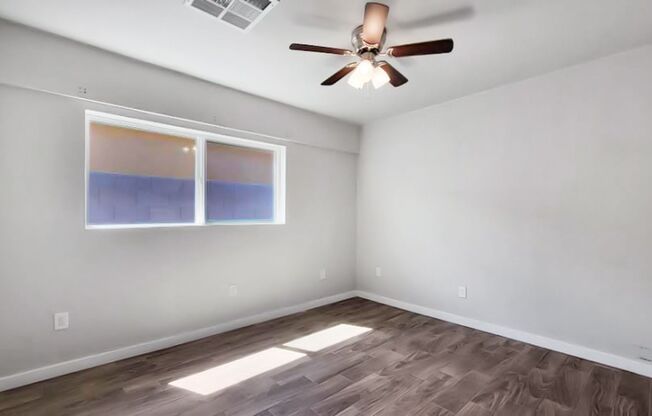 2 beds, 1 bath, $1,595