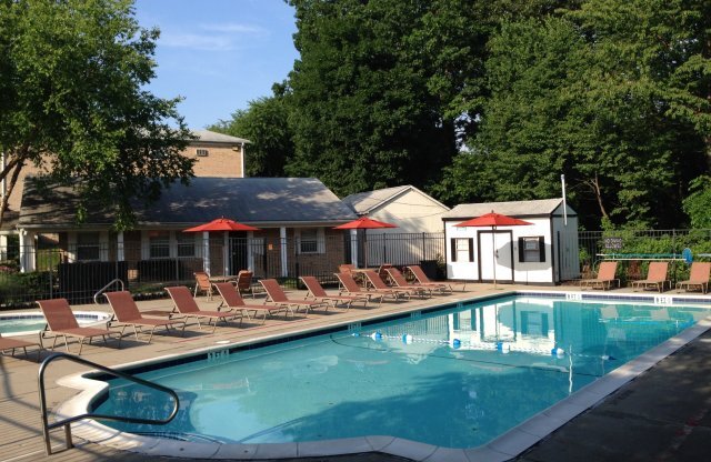 Swimming Pool | Allentown PA Apartments | Lehigh Square