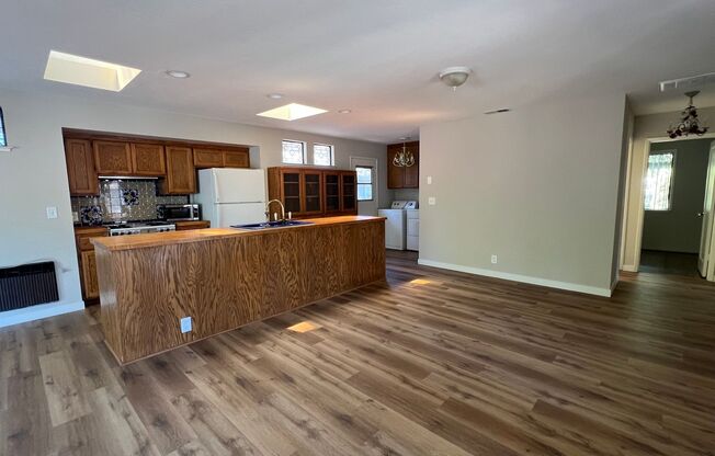 Charming 2-bedroom Menlo Park Cottage