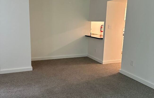 1 bed, 1 bath, 570 sqft, $1,275, Unit AO346