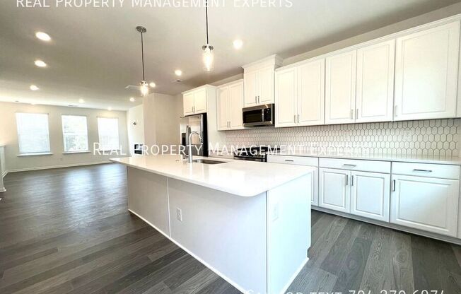 211 TAMALA ST