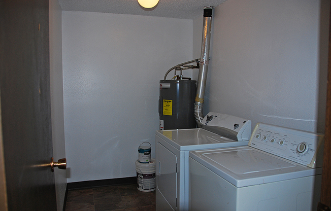 2 beds, 1 bath, $1,399, Unit #15