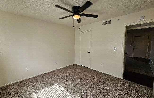 2 beds, 1 bath, 880 sqft, $1,195, Unit 208