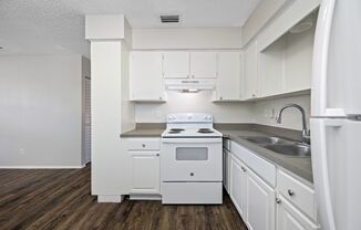 2 beds, 1 bath, 700 sqft, $1,395, Unit 4560-04