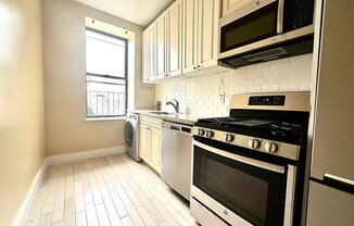 2 beds, 1 bath, $2,400, Unit 5C