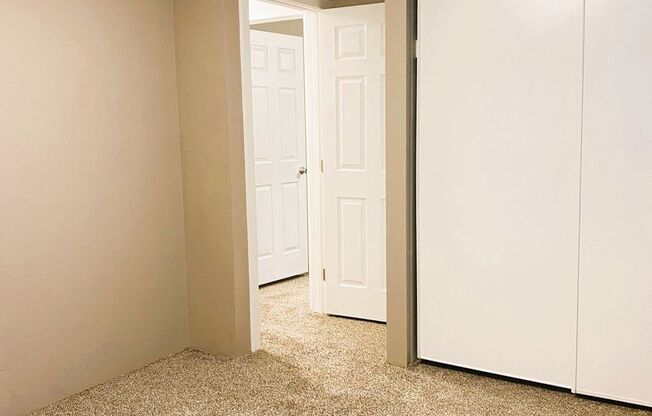 2 beds, 1 bath, 830 sqft, $1,385, Unit P-148