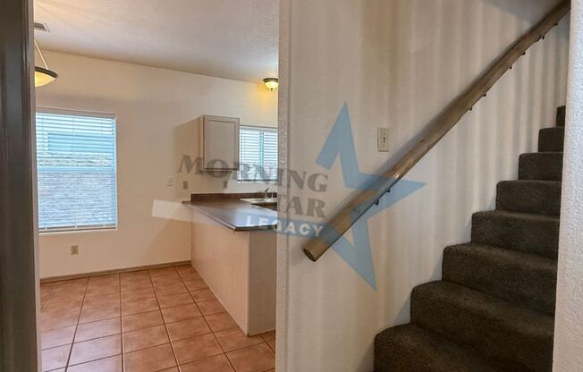 Cute 3 Bedroom Townhouse - Close to Everything!