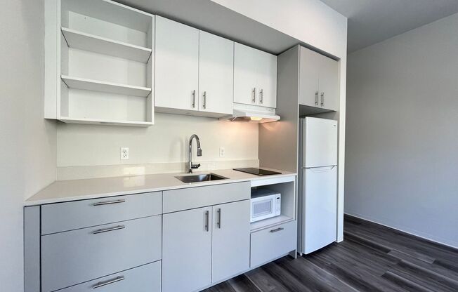 1 bed, 1 bath, 440 sqft, $1,327, Unit 223