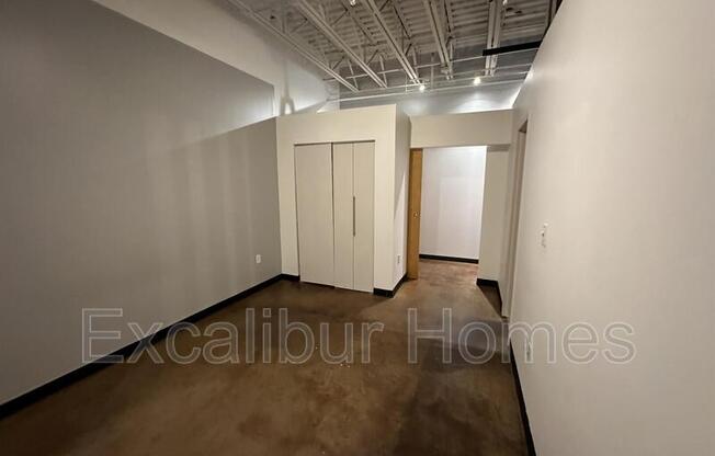 5200 PEACHTREE RD