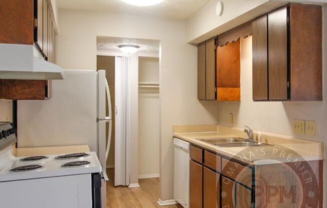 2 beds, 1 bath, 925 sqft, $935, Unit 820/301