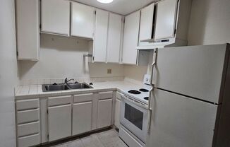 2 beds, 1 bath, $1,150, Unit #4