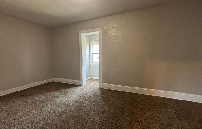 4 beds, 1 bath, 1,800 sqft, $1,999