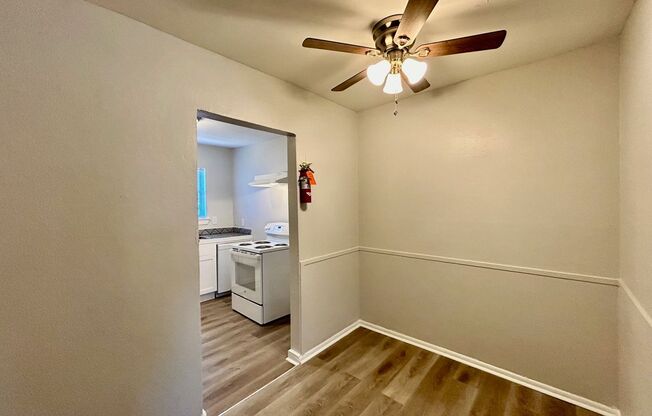 2 beds, 1 bath, $850, Unit MA9143