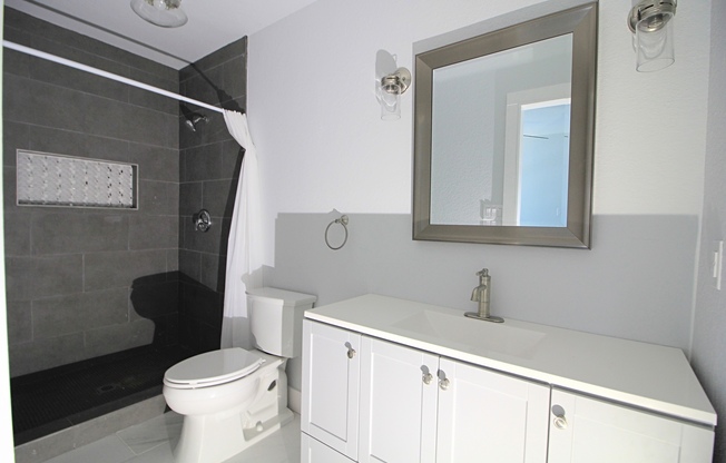 2/2  Denver Heights Move In ASAP!