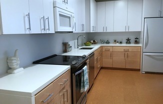 1 bed, 1.5 baths, 954 sqft, $1,310.77, Unit 303