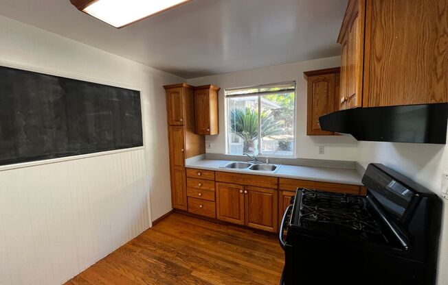 2 beds, 1 bath, $2,995