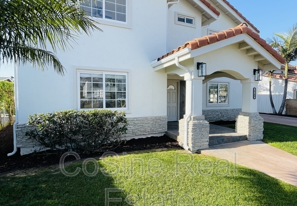 1749 DAHLIA AVE