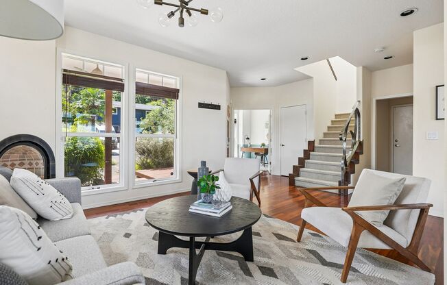 Stunning NW Willamette Heights 3-Level Single Family Home with St Helens views and Fenced Backyard