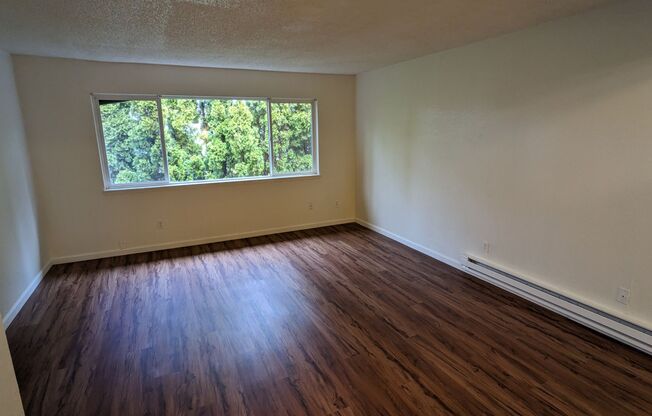 1 bed, 1 bath, 700 sqft, $1,295, Unit #28