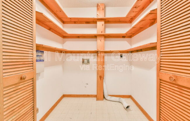 3 beds, 2 baths, 1,248 sqft, $1,750
