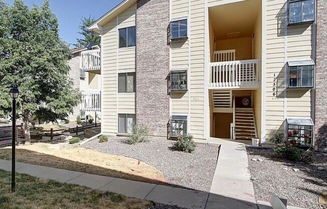 2 beds, 2 baths, $1,975, Unit # 303