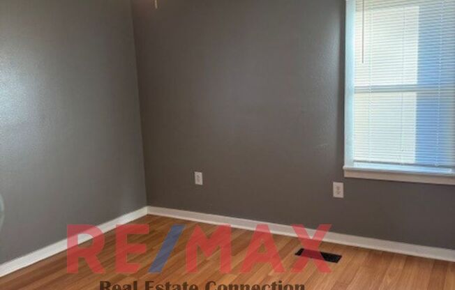 3 beds, 1 bath, $1,150