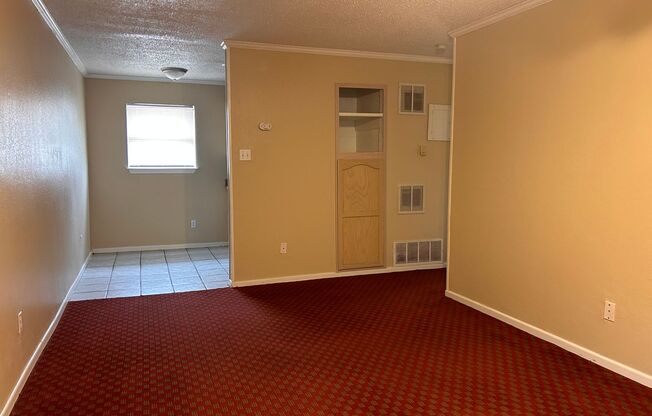 1 bed, 1 bath, 600 sqft, $650, Unit #12