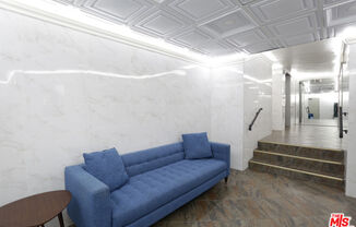 1 bed, 1 bath, 650 sqft, $1,950, Unit 424