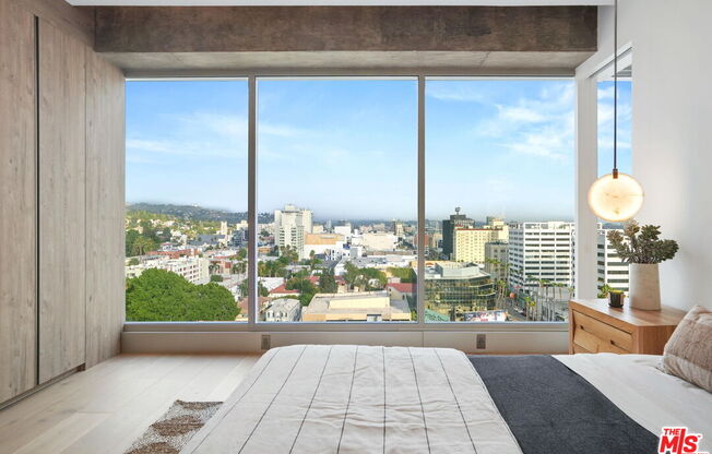 3 beds, 4 baths, 3,580 sqft, $29,900, Unit PHE