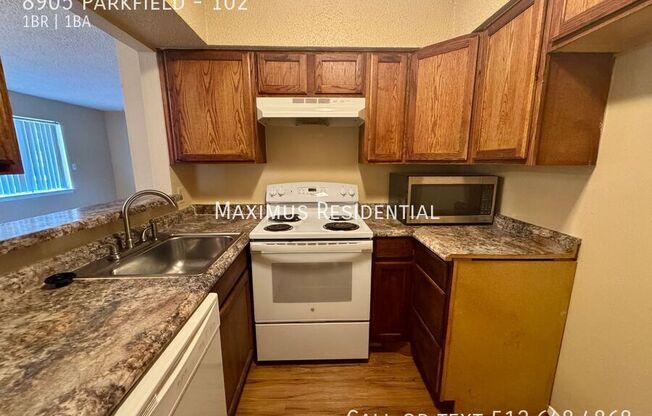 8905 PARKFIELD