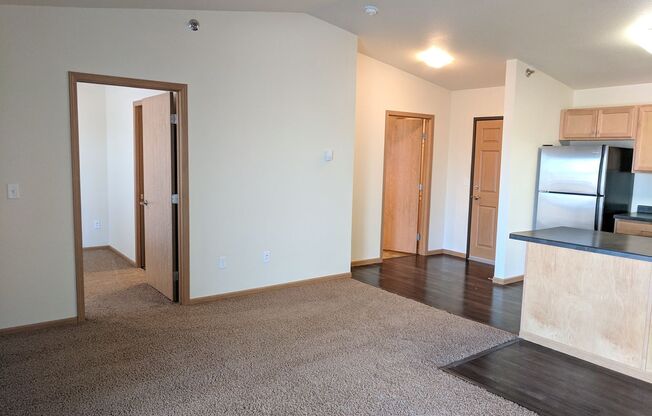 1 bed, 1 bath, 718 sqft, $945