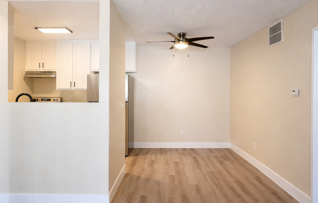1 bed, 1 bath, 714 sqft, $1,595, Unit 060