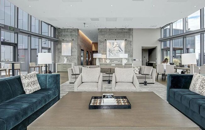 Newly Remodeled 1Bed/1 Bath Downtown Condo with Rooftop Deck & Luxury Amenities!