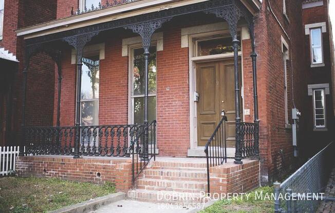 9 W CLAY ST