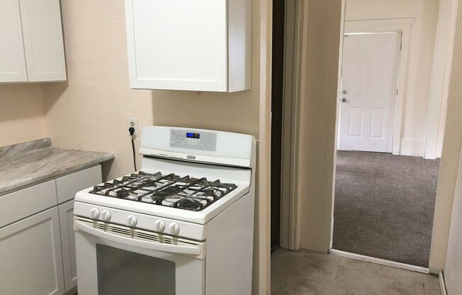 3 beds, 1 bath, $1,100