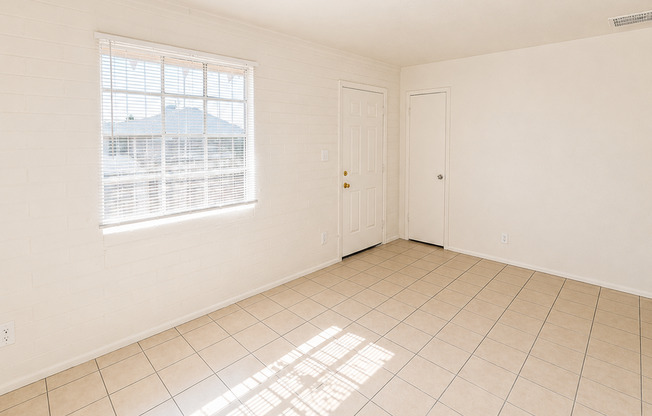5437 S 14 WAY